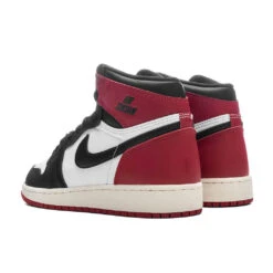 Air Jordan 1 Retro High OG 'Black Toe Reimagined' (GS) - White/Black/Varsity Red/Sail 7 Air Jordan 1 Retro High OG 'Black Toe Reimagined' (GS) - White/Black/Varsity Red/Sail -Feature Sale Store Air Jordan 1 High OG GS White Black Varsity Red Sail FD1437 106 01 09 25 Feature JP 5